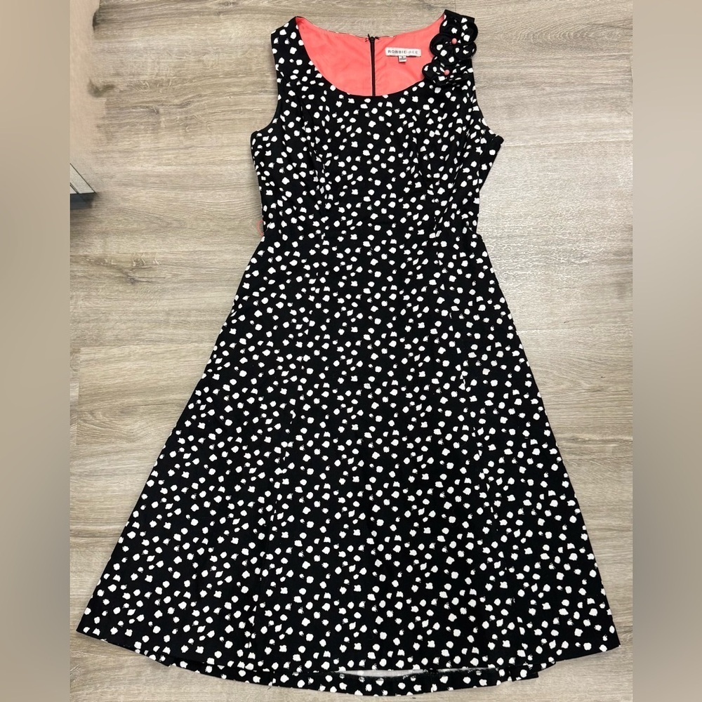 Robbie Bee women's black and white polka dot sleeveless fit & flare dress size 6